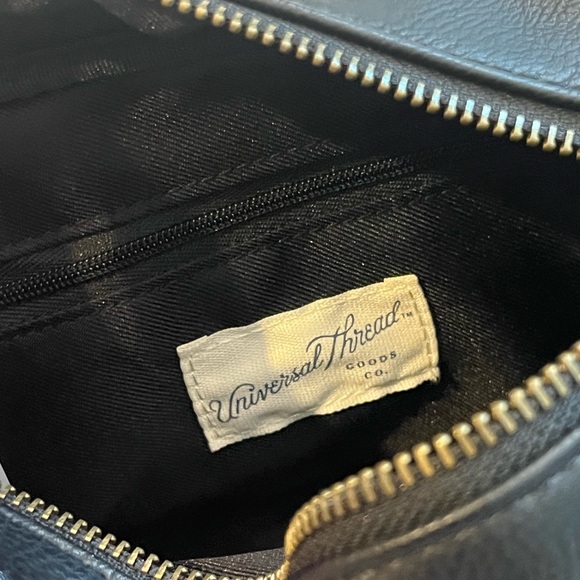 Camera Crossbody bag with straps; Universal Thread, black - Picture 6 of 10